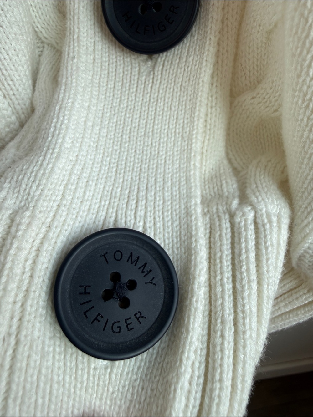 Tommy Hilfiger Cream Cable-Knit Cropped Cardigan Size M - Picture 3 of 9